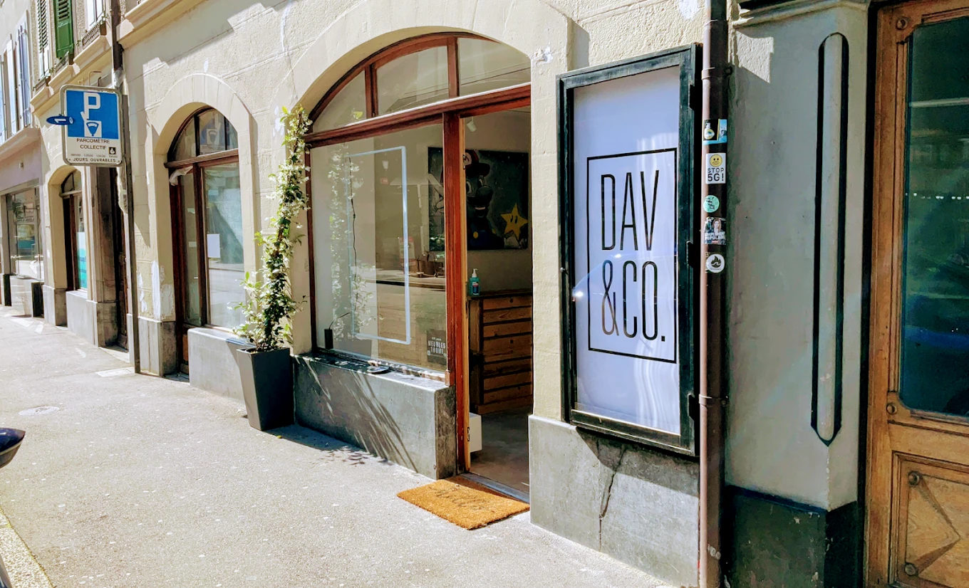 La devanture de DAV & CO. Le Studio, rue d'Italie à Vevey